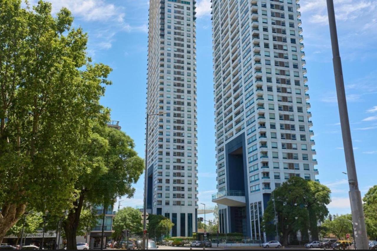 Foster Yacht * Ciudad Autónoma de Buenos Aires