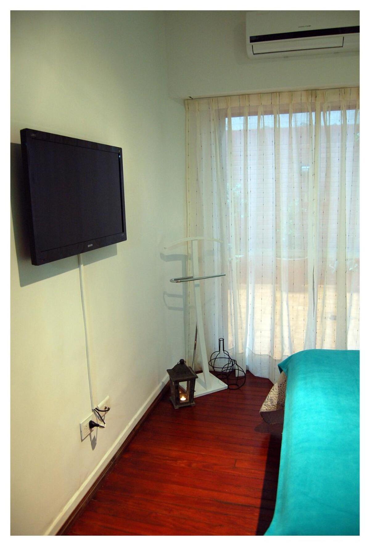 A Metros De Calle Florida, Con Patio Apartamento *