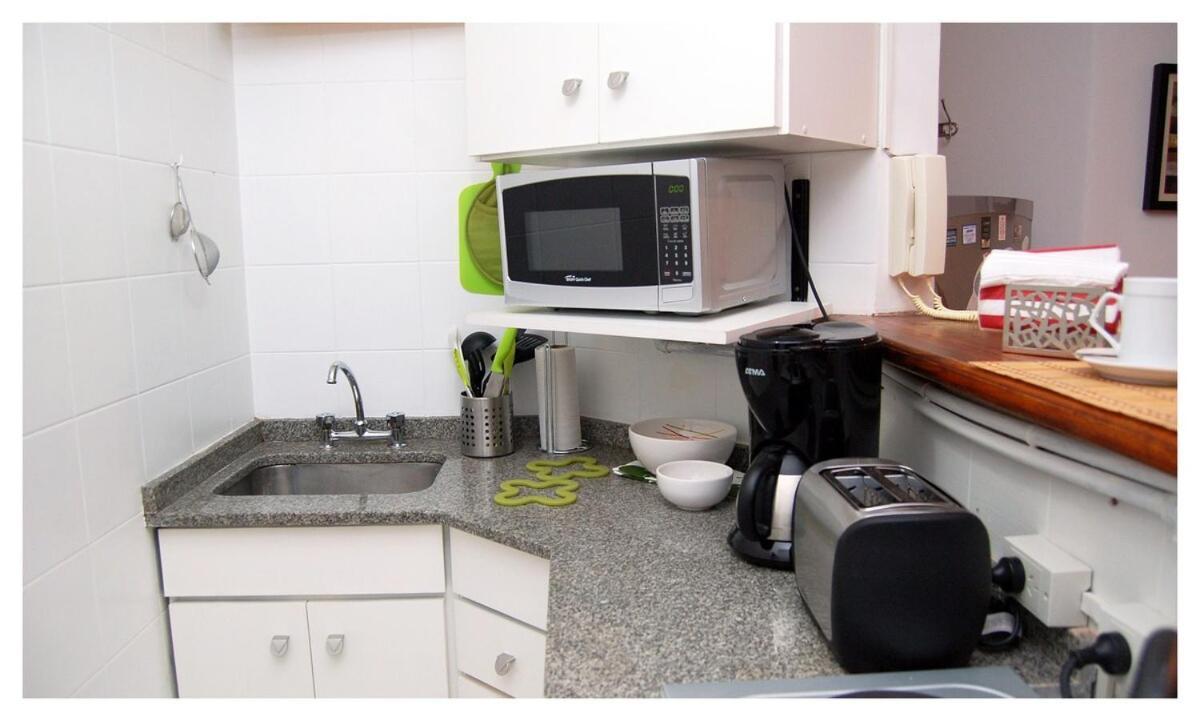 Apartamento A Metros De Calle Florida, Con Patio *