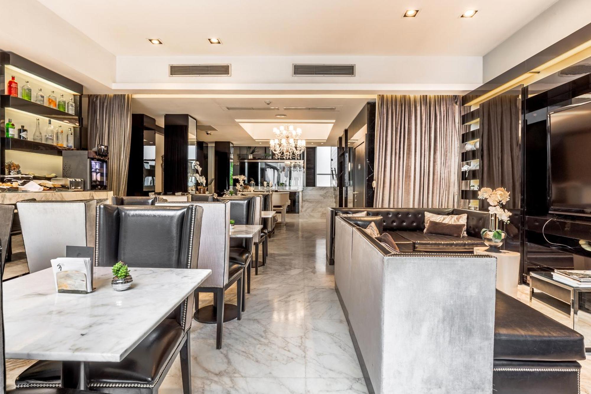 1828 Smart Boutique
