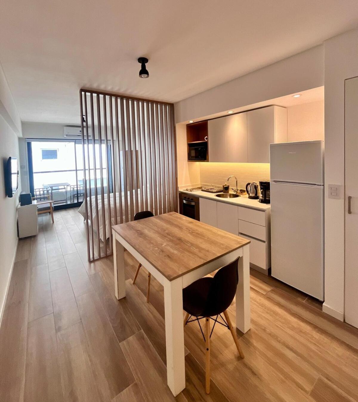 Hollywood Premium Suite, Pool, Cowork Wifi Hp, Pkg *