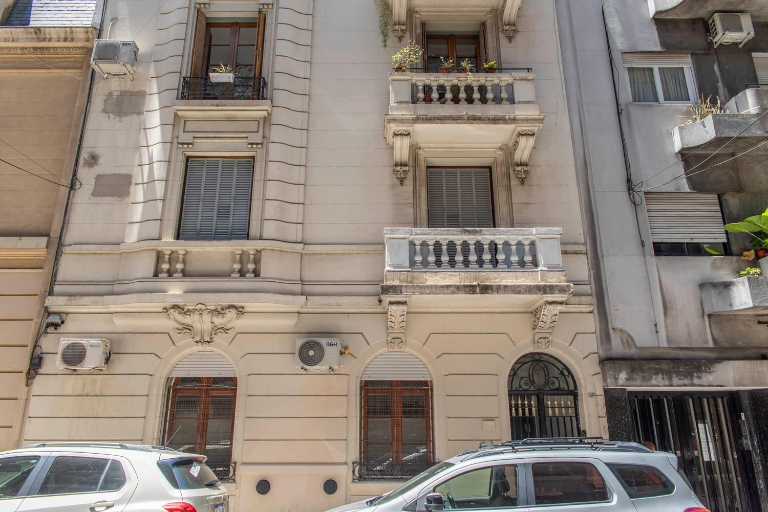 Esmeralda Lovely * Ciudad Autónoma de Buenos Aires