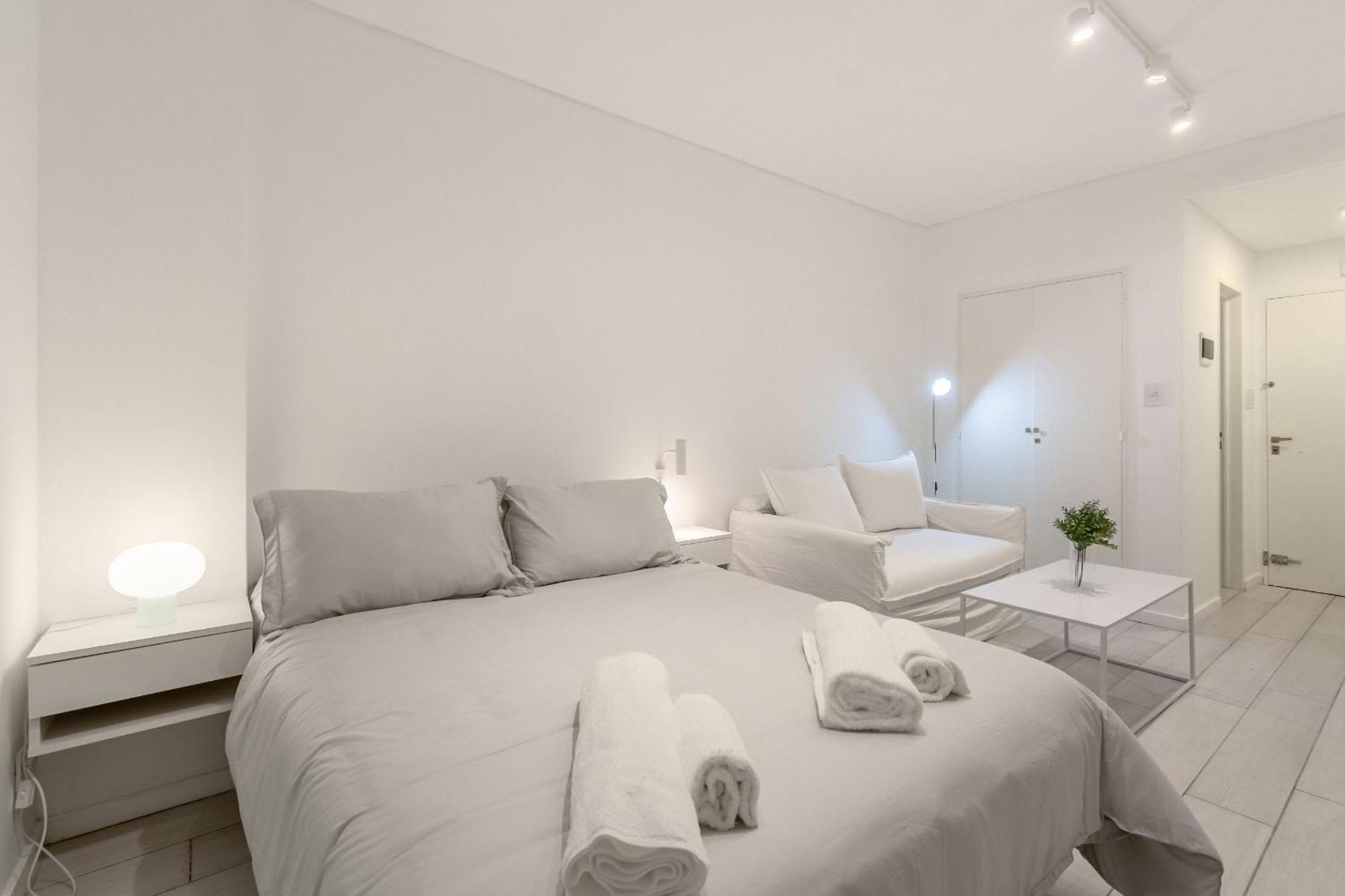 Apartamento Impecable Estudio En Retiro, En Av. Libertador *