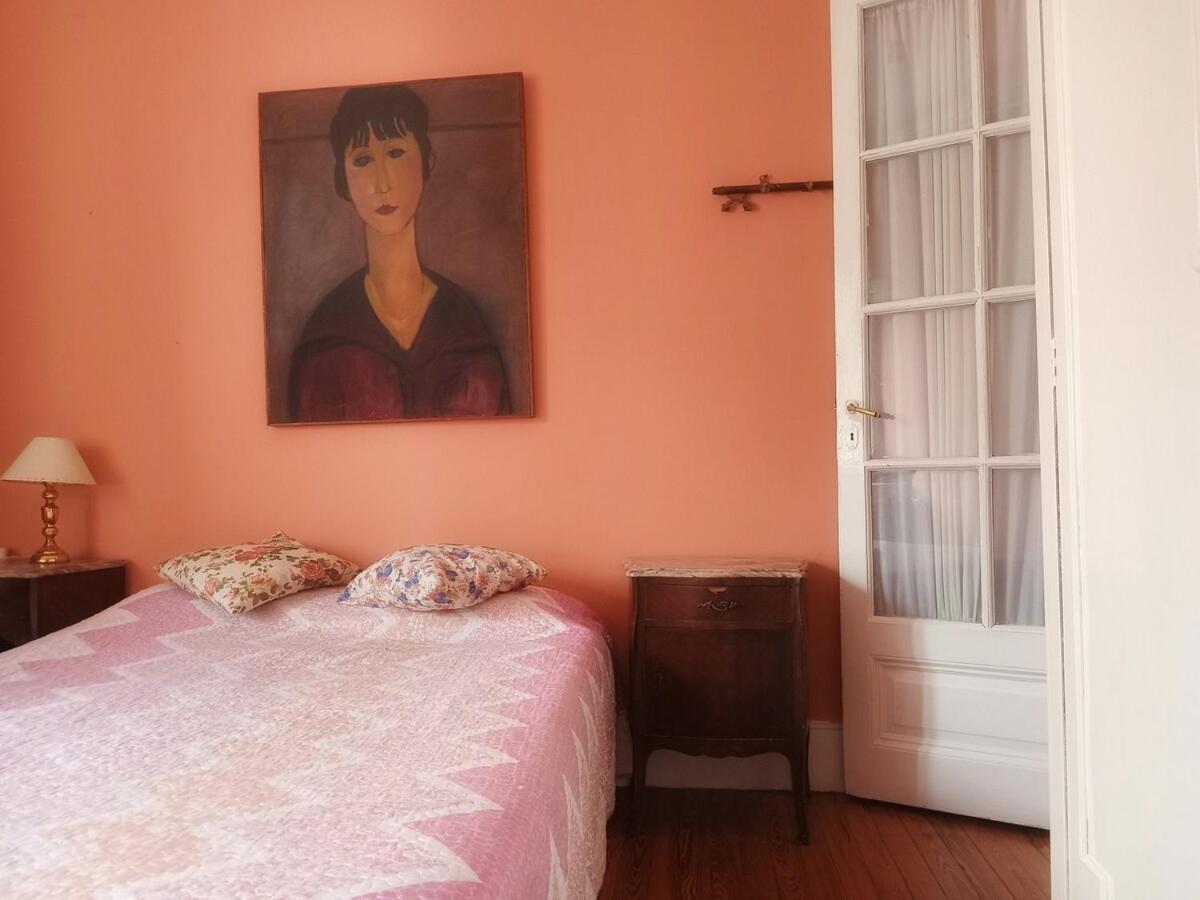 Residencia Sarandi, Grades Cuartos Privados En Habitación en casa particular *