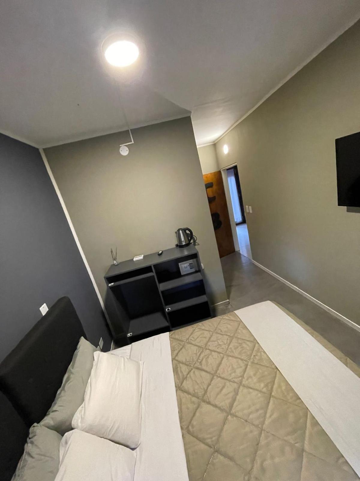 1117 Hotel *