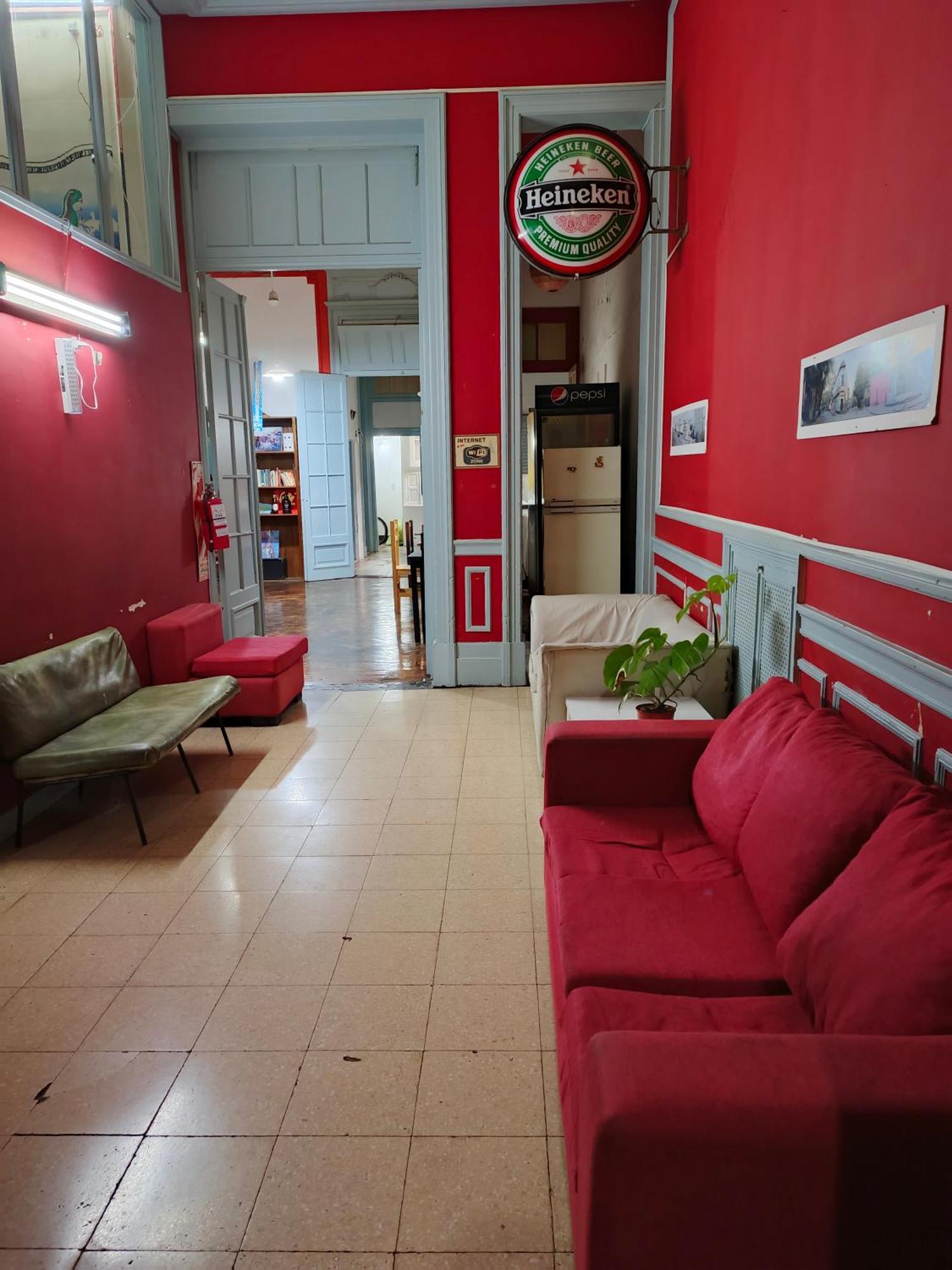 Downtown Morenas Hostal *