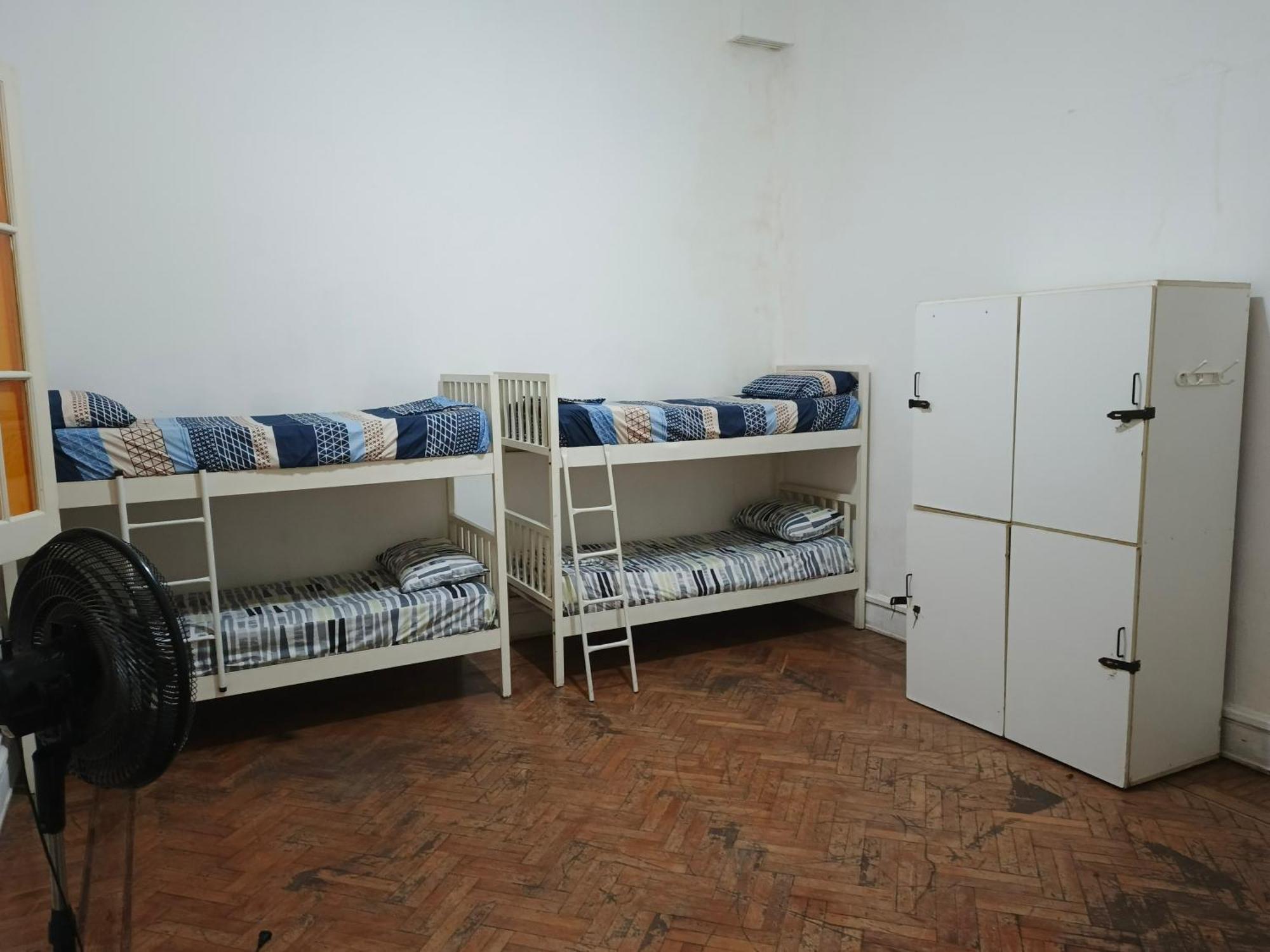 Downtown Morenas Hostal *