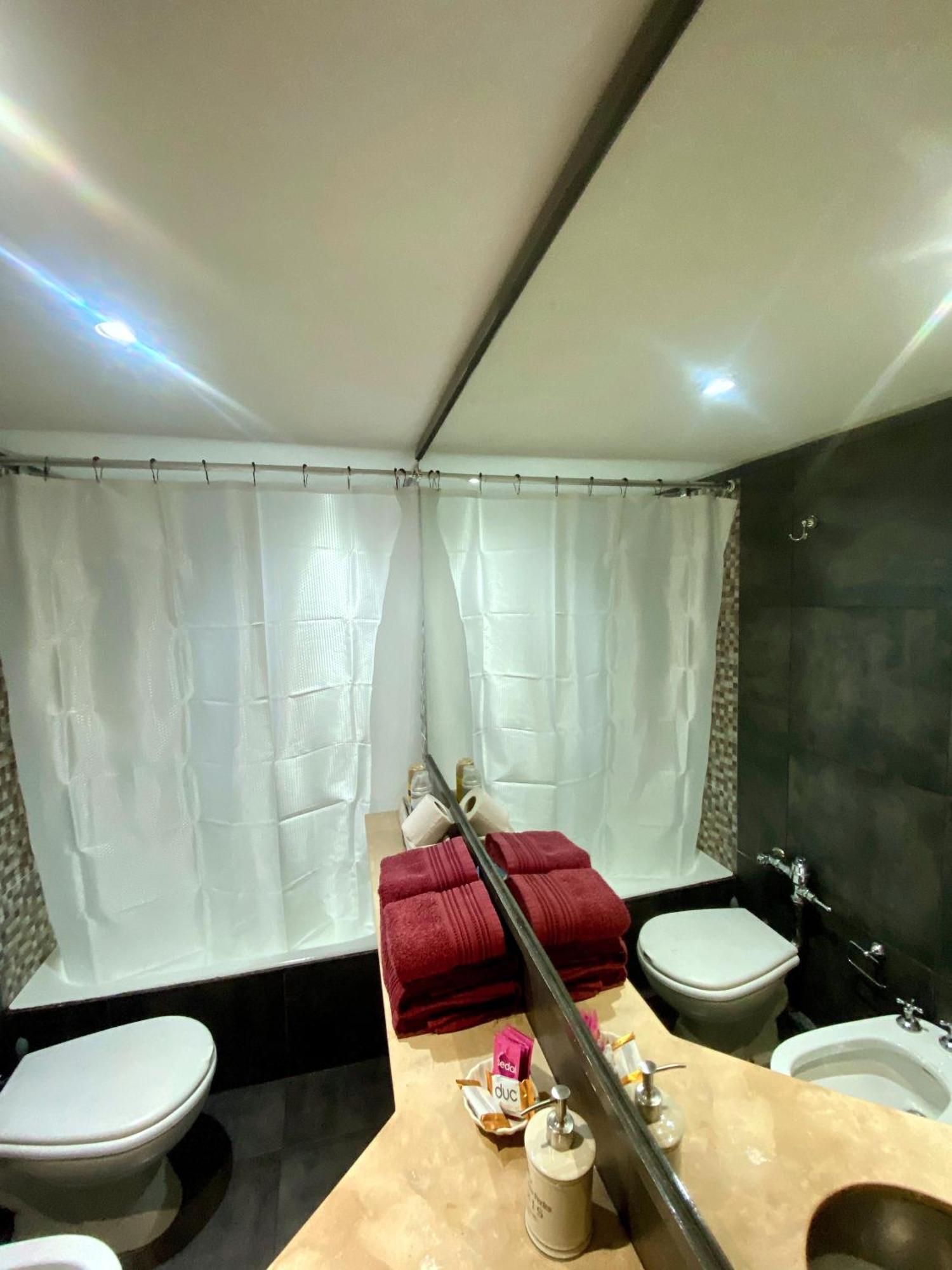 Reina Obelisco, Apartamento *