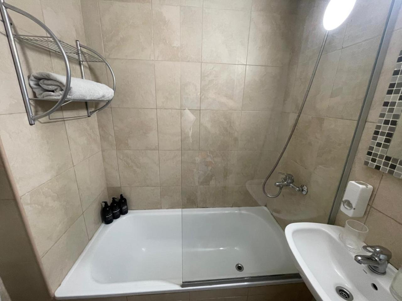 Centrico, Confortable Y Relajante