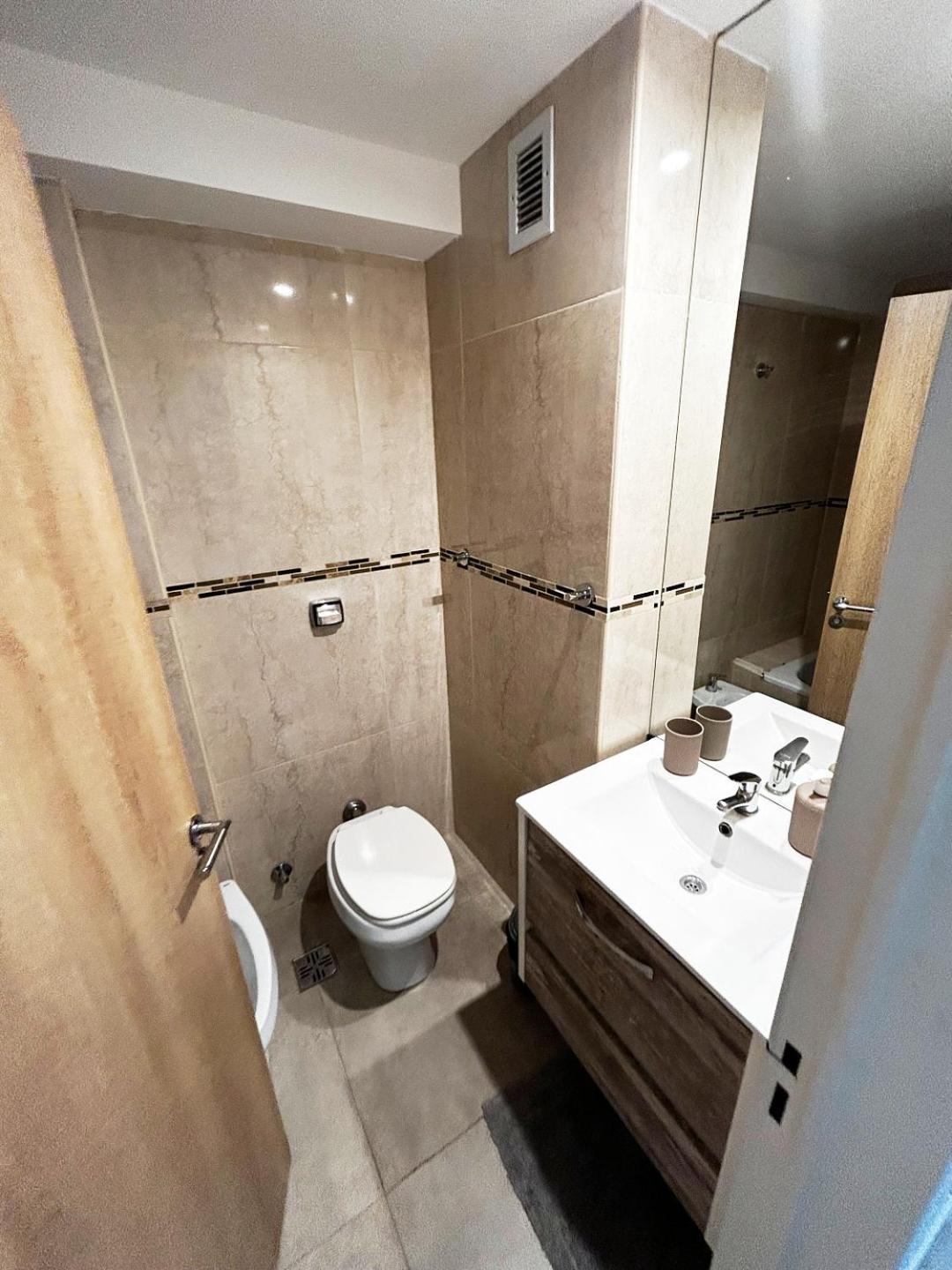 Monomabiente Muy Bien Ubicado 2 O 3 Personas Apartamento