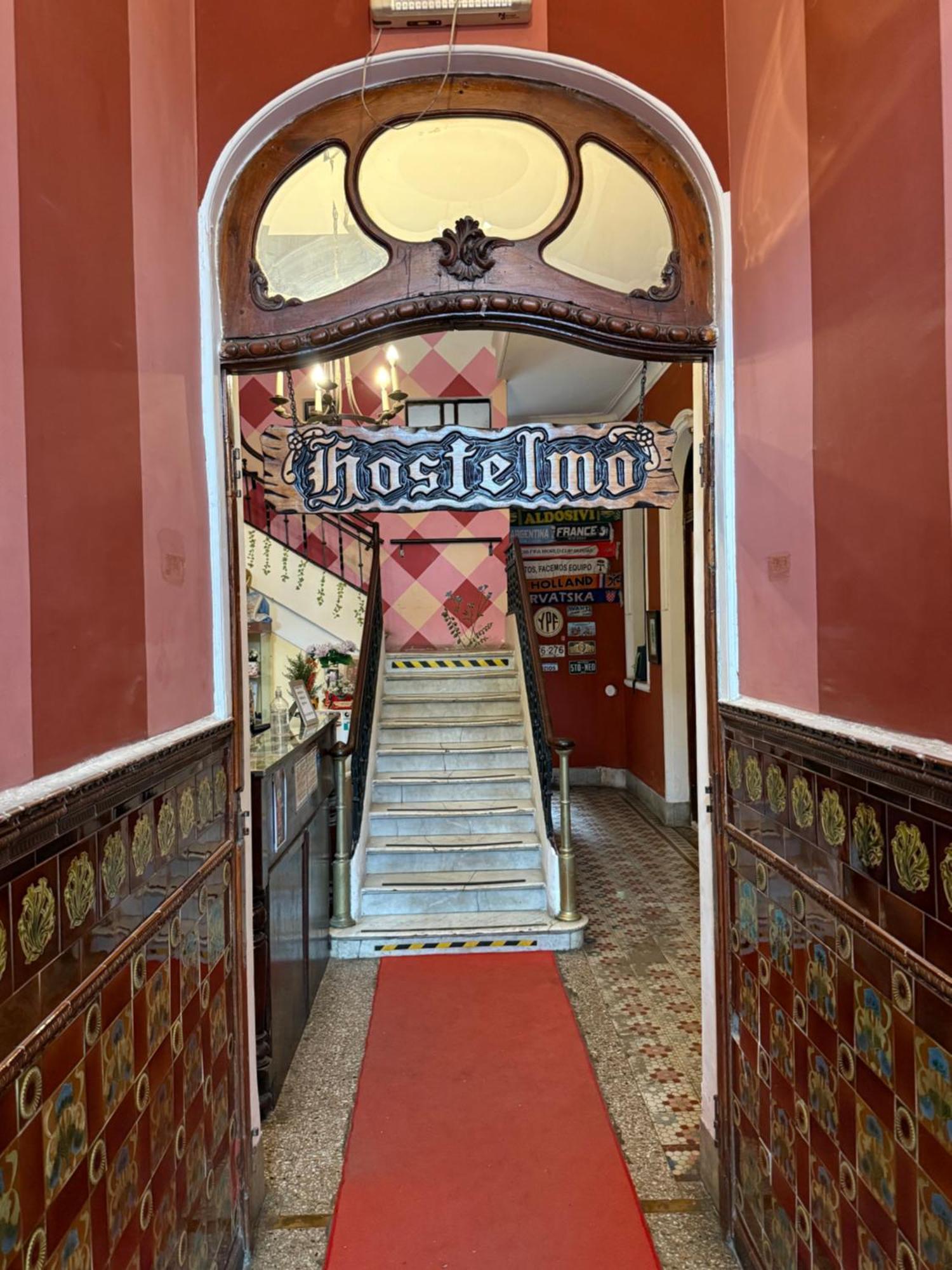 Hostelmo Hotel *