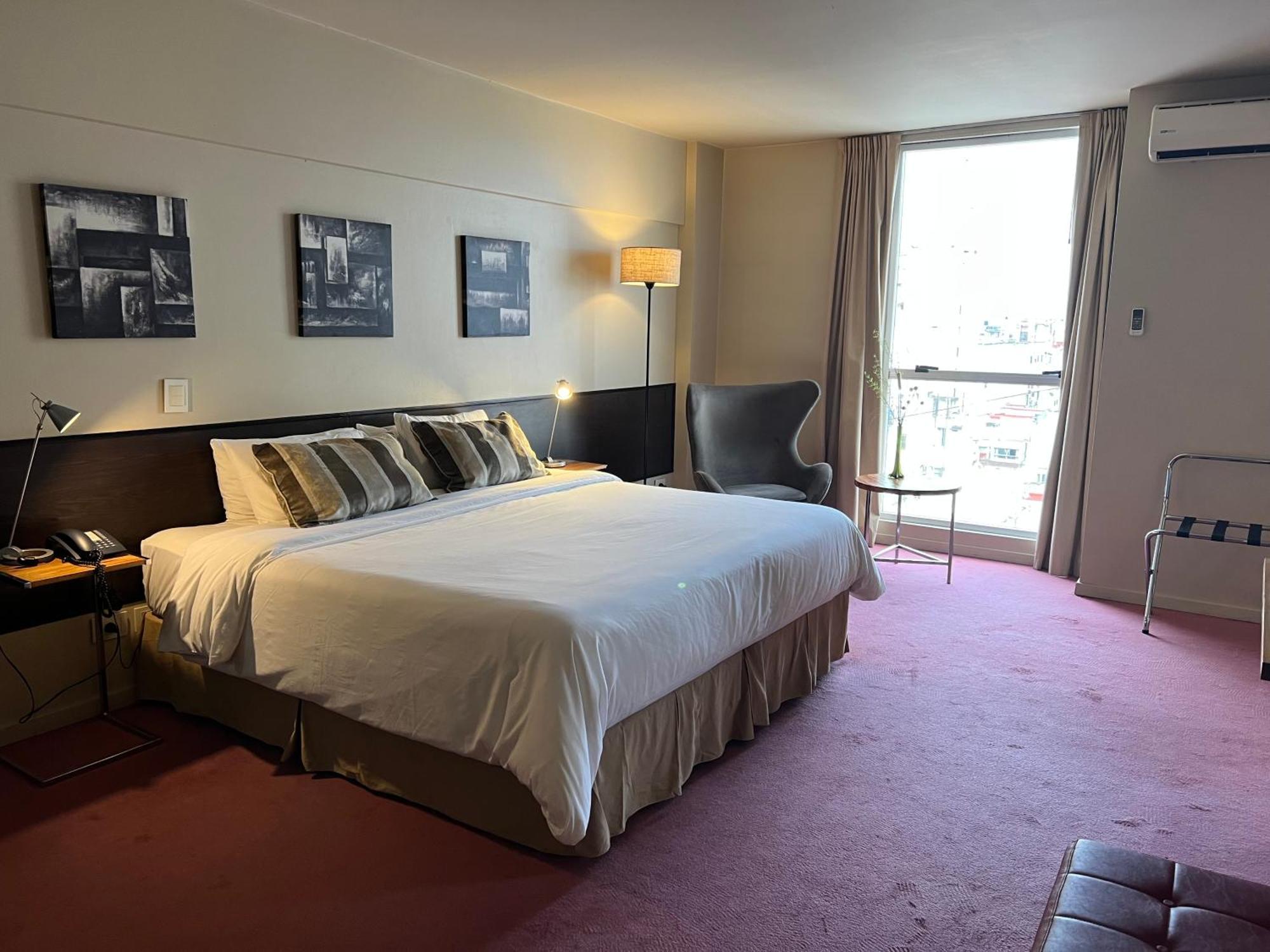 Uno Hotel 4*