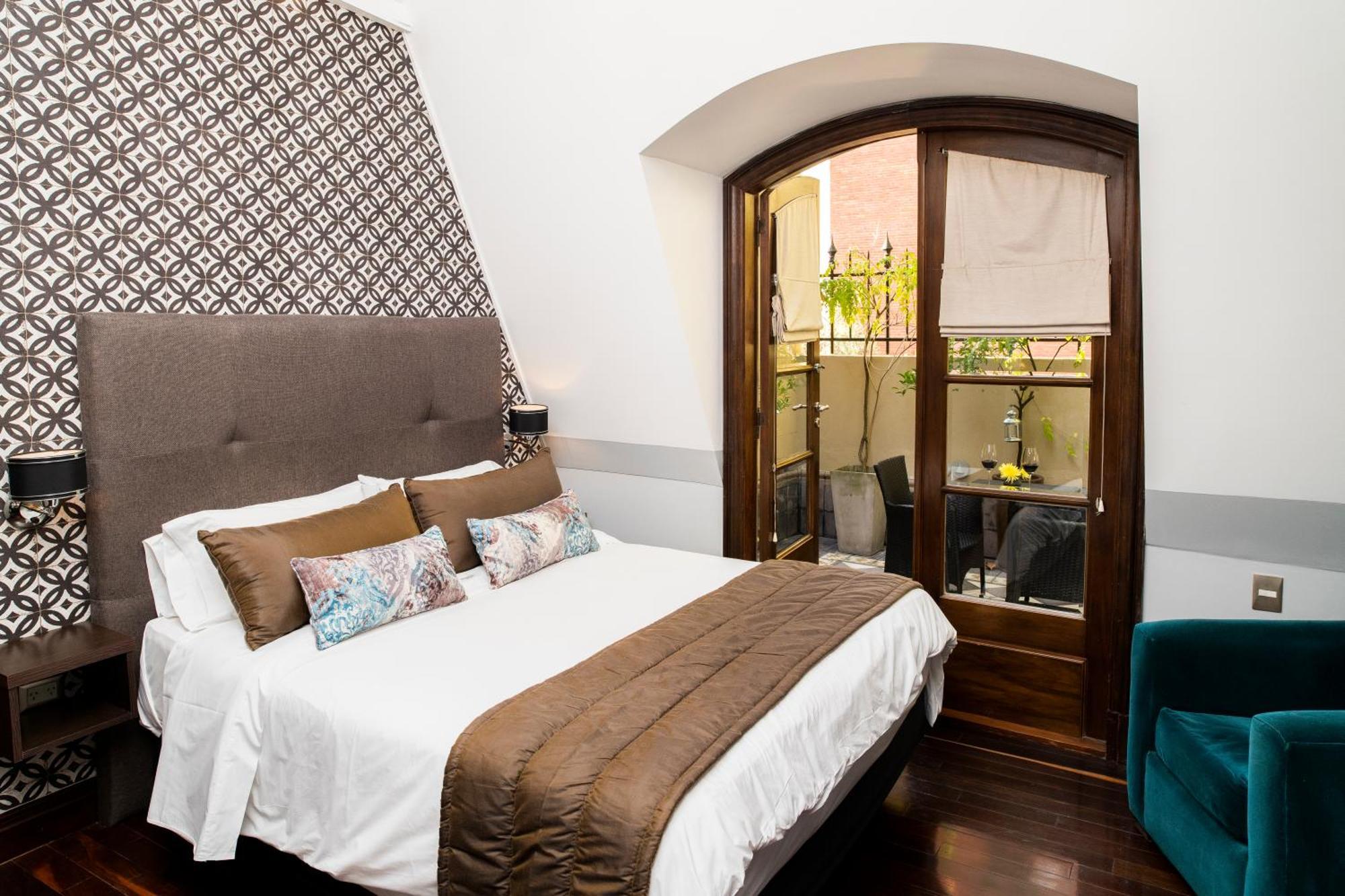 Miravida Soho & Wine Bar 3*