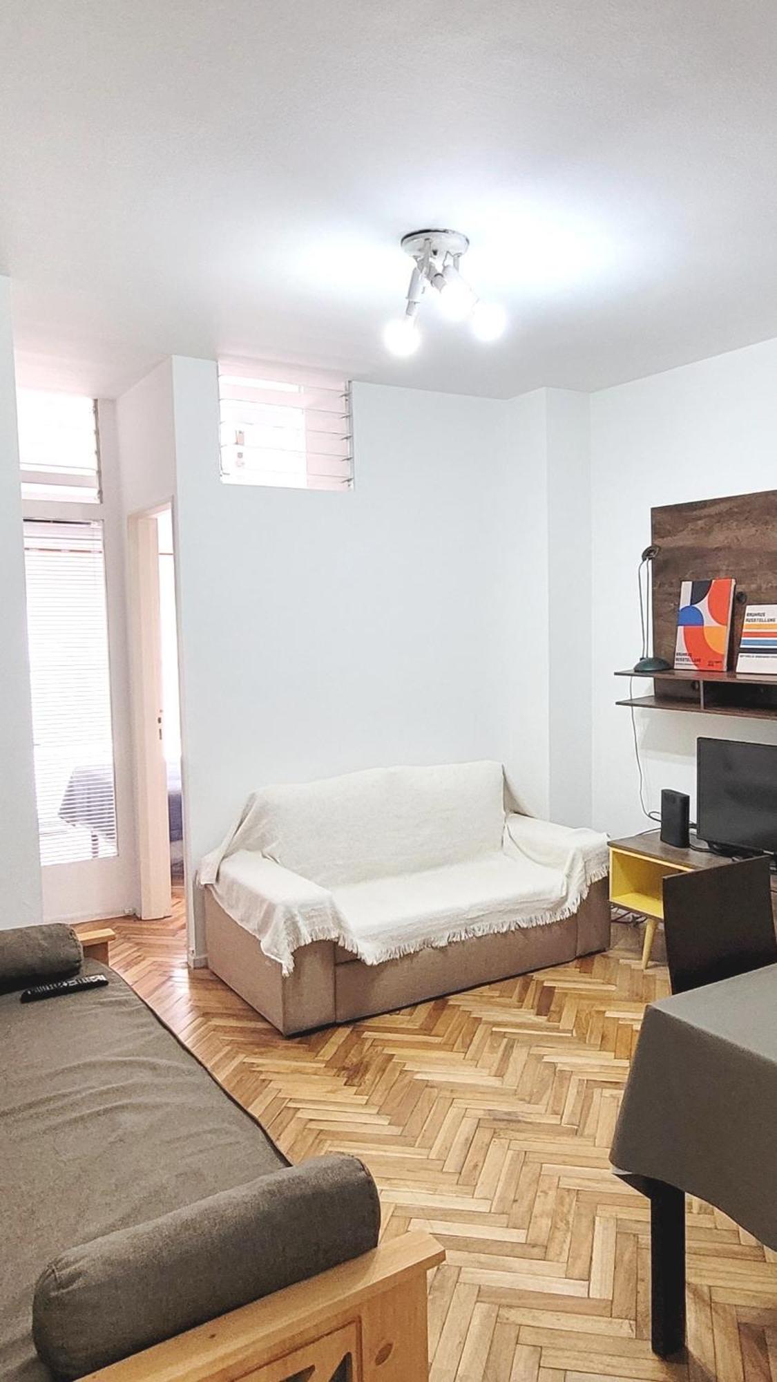 Apartamento Luminoso, Muy Completo Y Bien Ubicado Departamento De 2 Ambientes - Limite De Retiro/recoleta