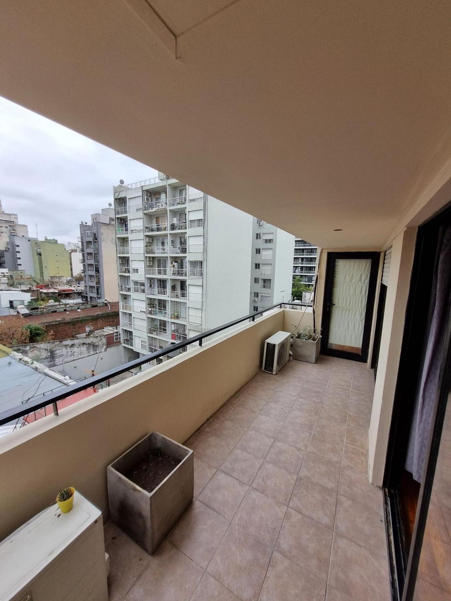 Apartment Amplio 3 Ambientes - Con Balcon Y Mucha Luz!