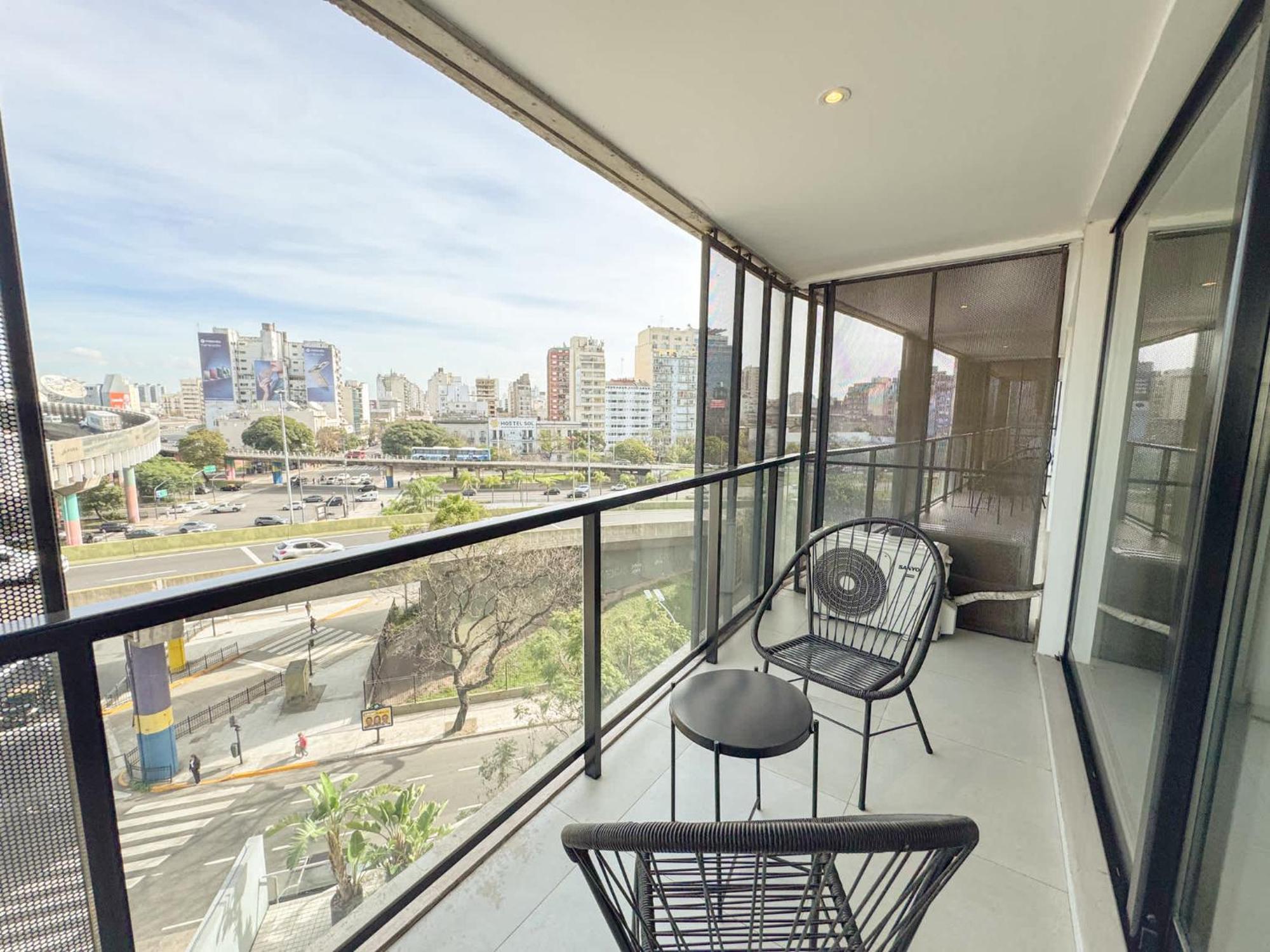 Apartamento Amplio Loft Con Balcon Sobre La Av 9 De Julio 6c