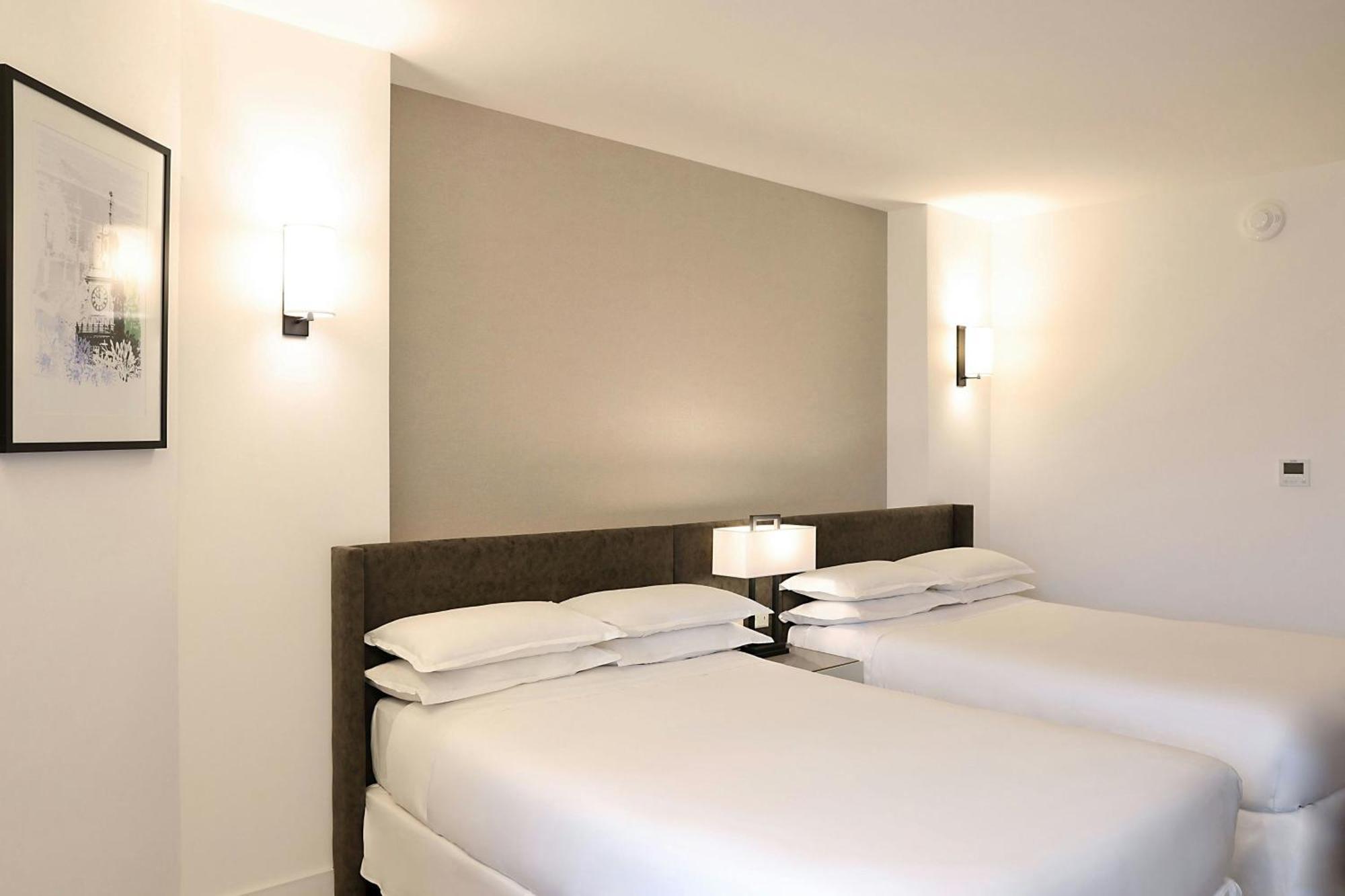 Sheraton & Convention Center Hotel