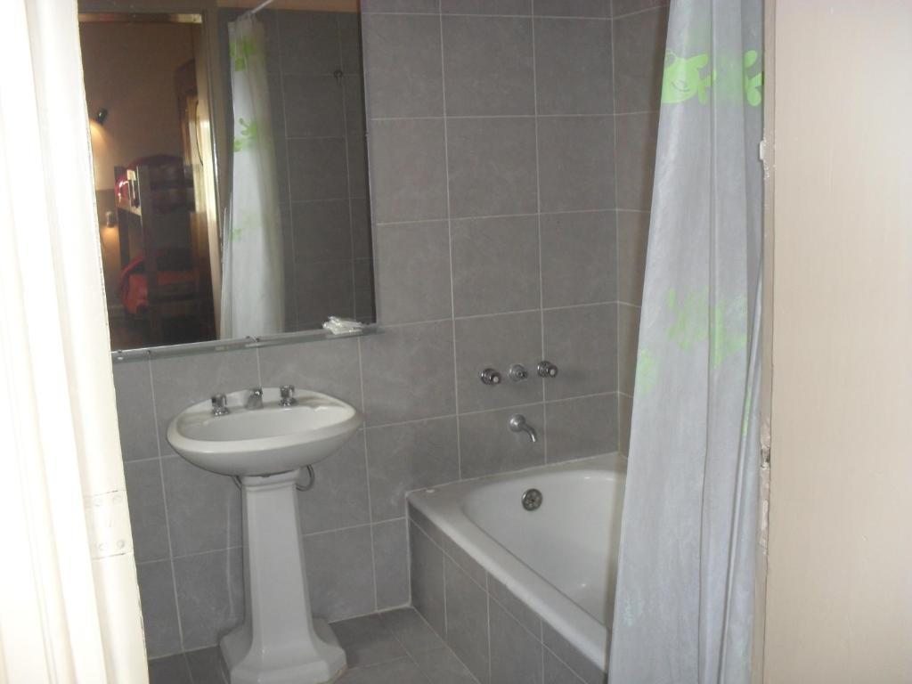 Hotel De La Rue 2*