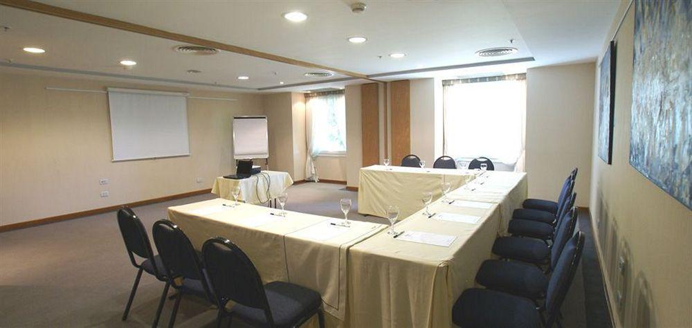 Hotel Aeroparque & 3*