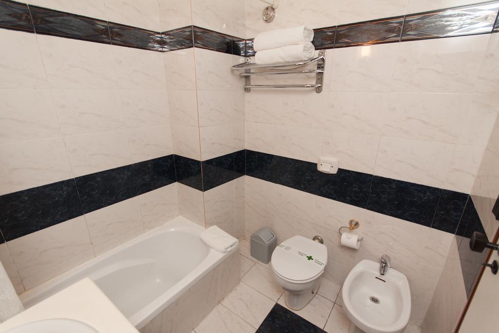 Cuatro Reyes Hotel 4*