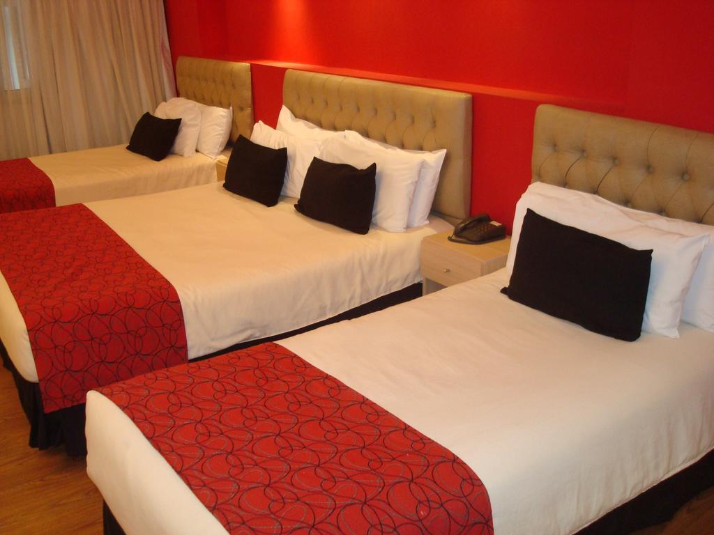 Hotel Centuria 4*