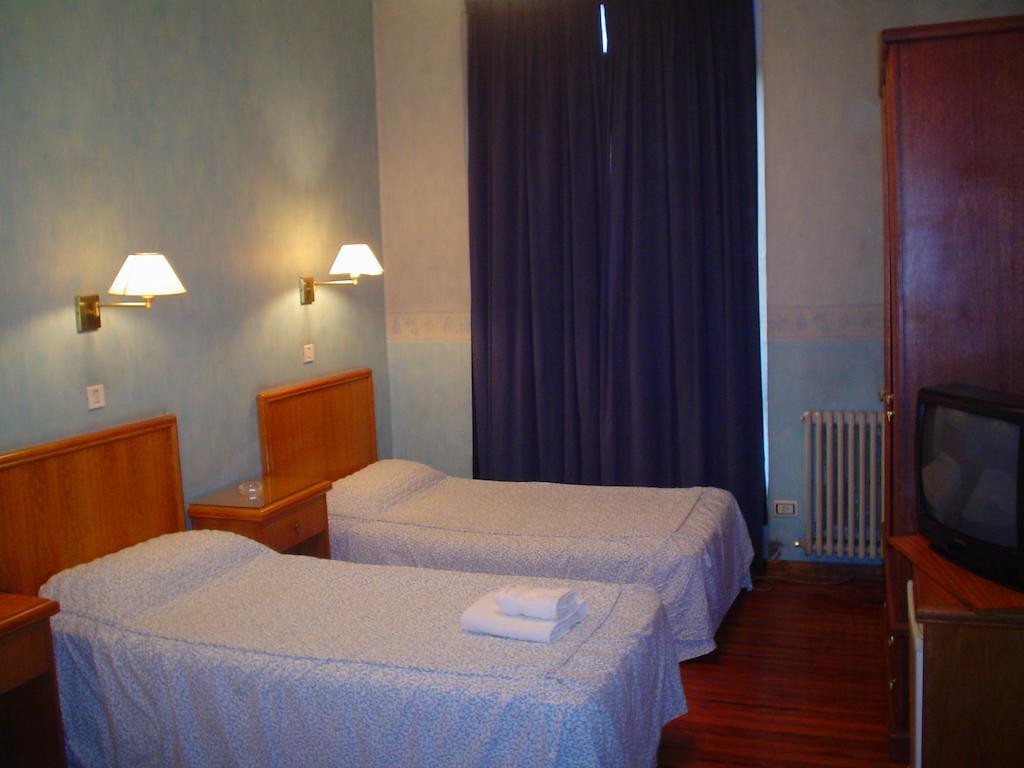 Hotel Y Punto Cero 3*