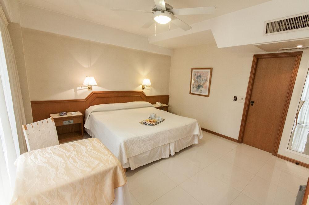 Cuatro Reyes Hotel Ciudad Autónoma de Buenos Aires