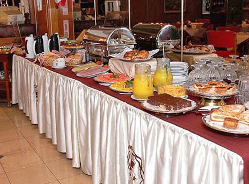 Cuatro Reyes Hotel