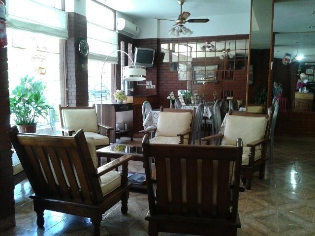 Colonial 3*