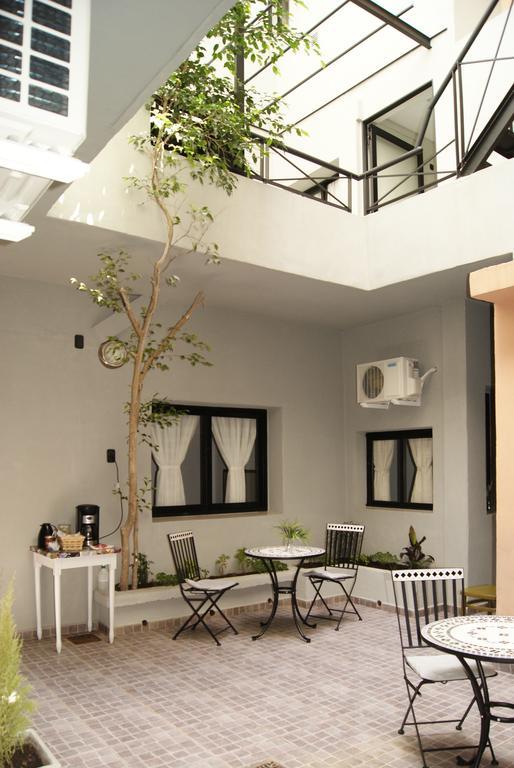 Meeting Point Albergue *