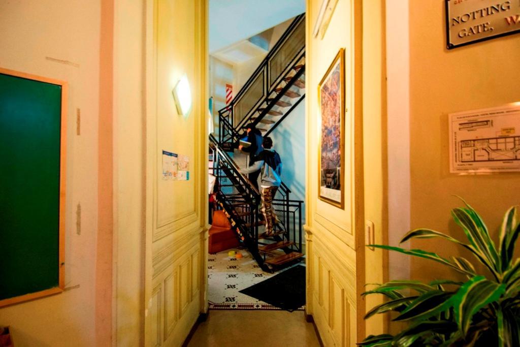 Reina Madre Hostal