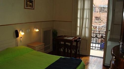 De La Rue Hotel