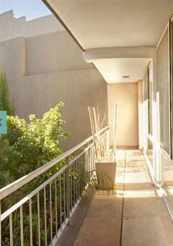 Soho Point Apartment
