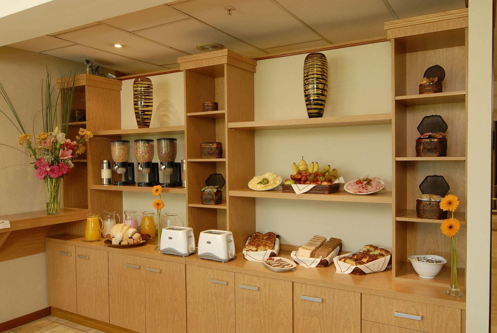 Aeroparque & Hotel 3*