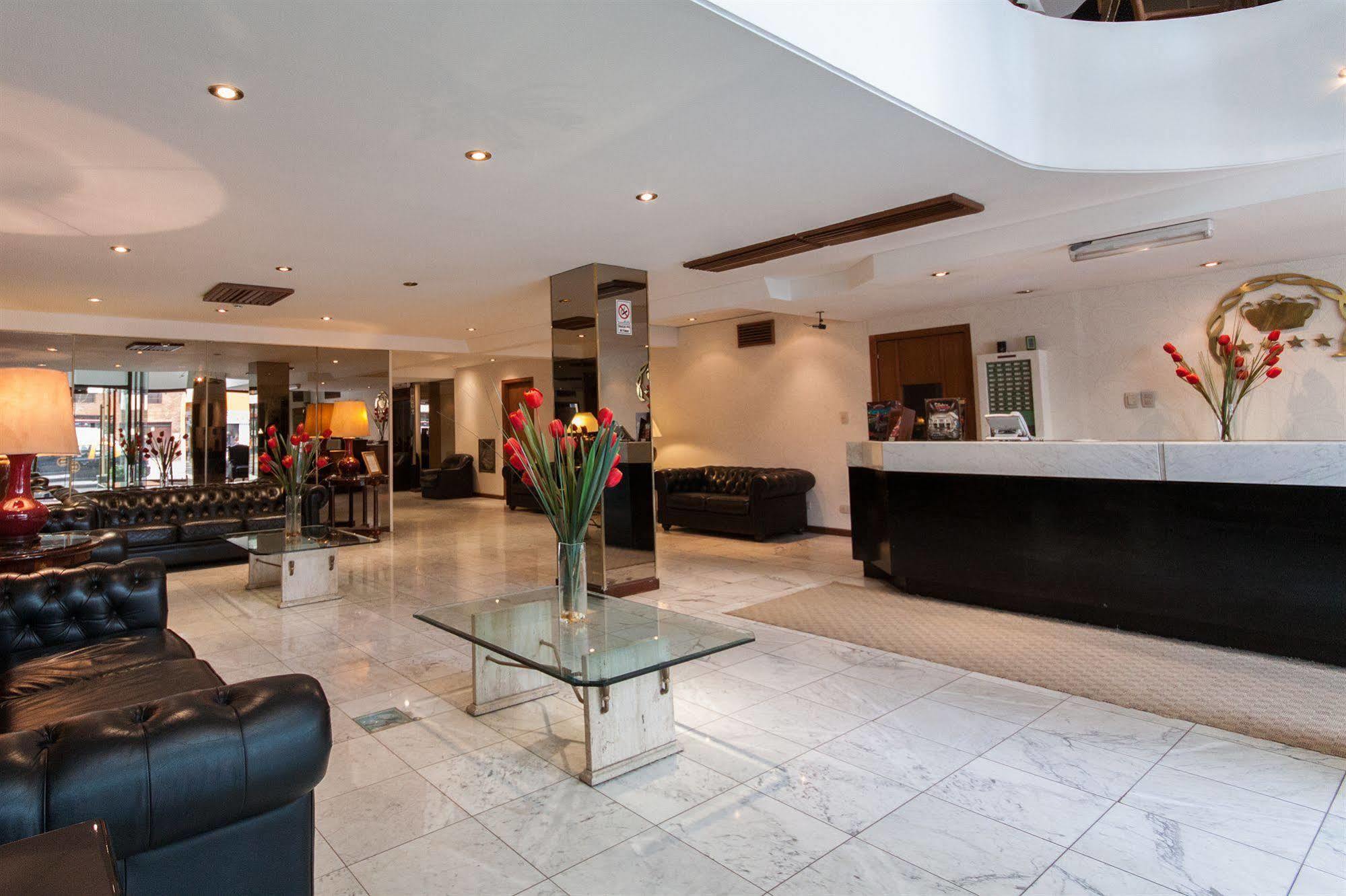 Cuatro Reyes Hotel