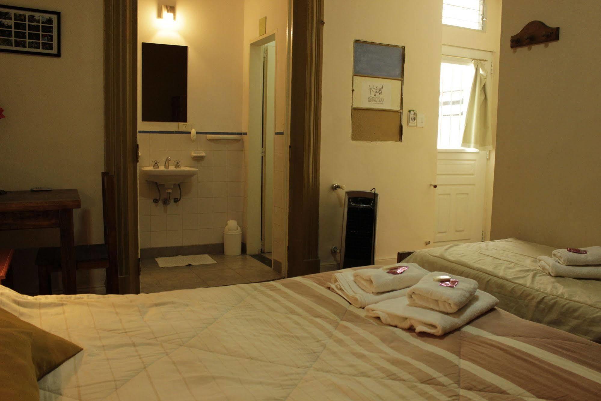 Sabatico Travelers Albergue *