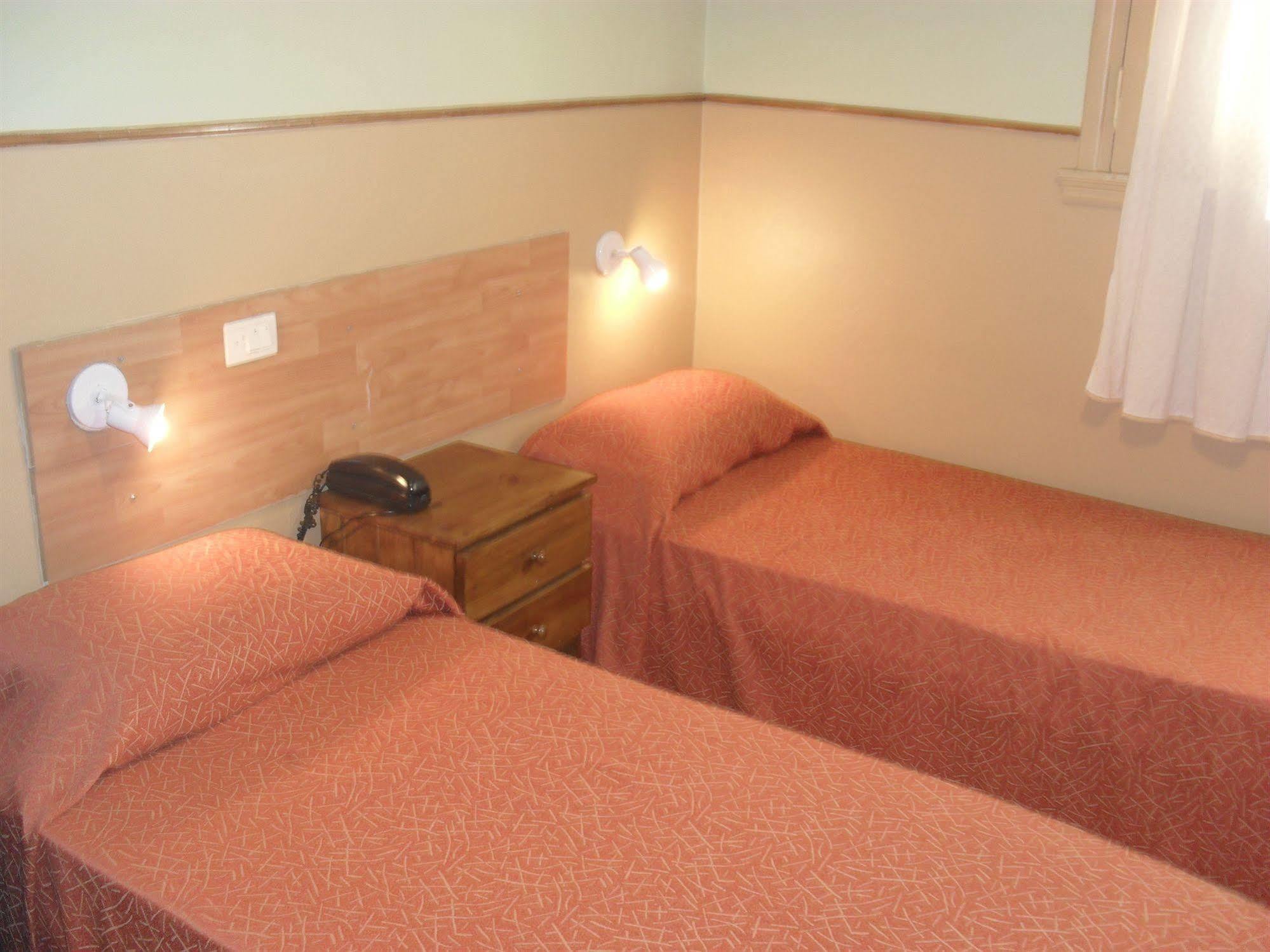 De La Rue Hotel 2*