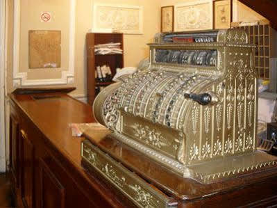 De La Rue Hotel 2*