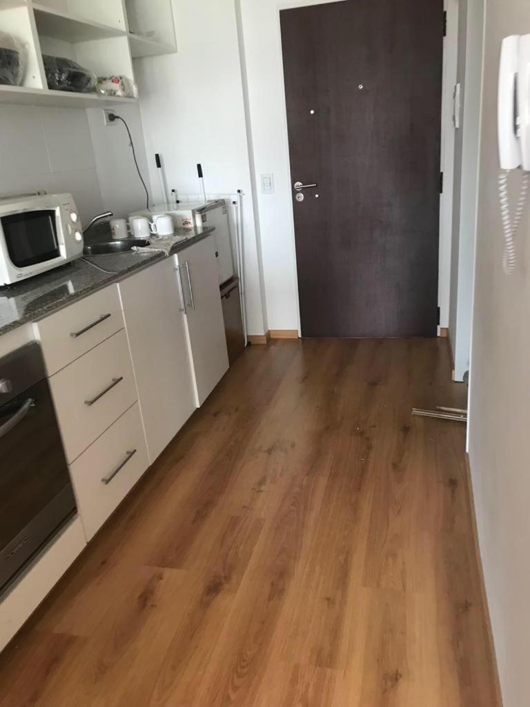 Direccion : Bernardo De Irigoyen 630 Apartamento Ciudad Autónoma de Buenos Aires