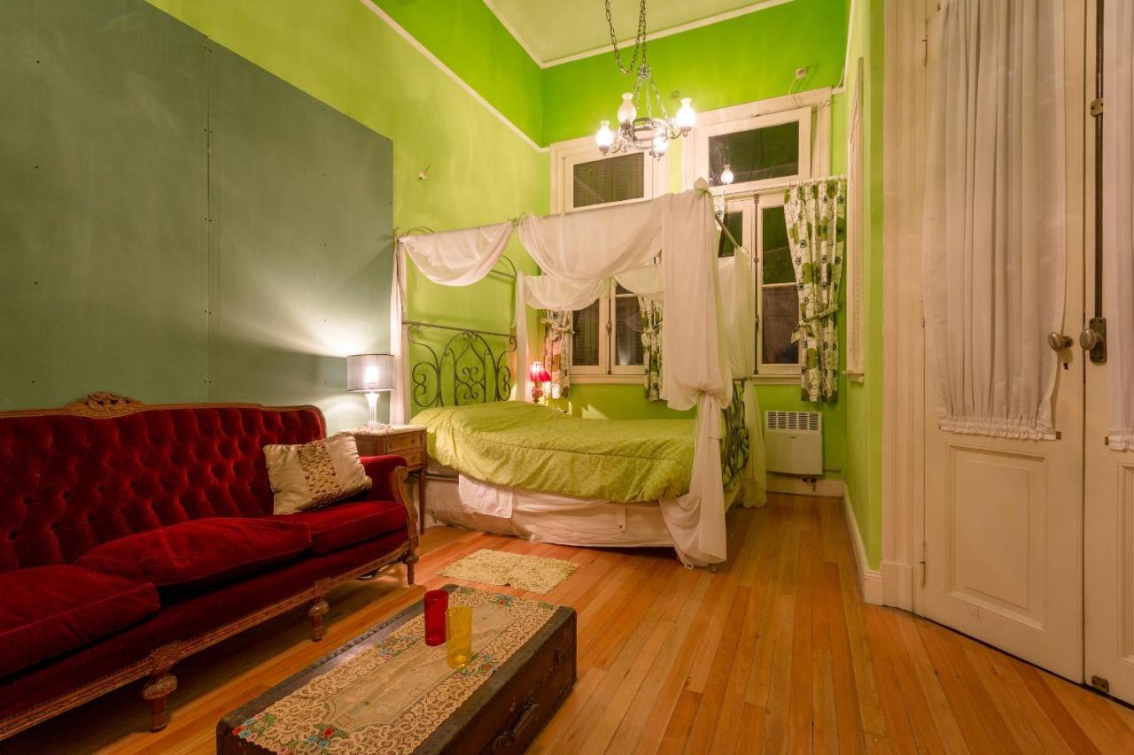 Petit El Vitraux Bed and breakfast