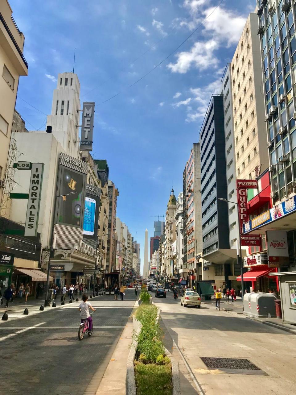 Estilo Y Comodidad En Av Corrientes, Departamento Con Estacionamiento Autos