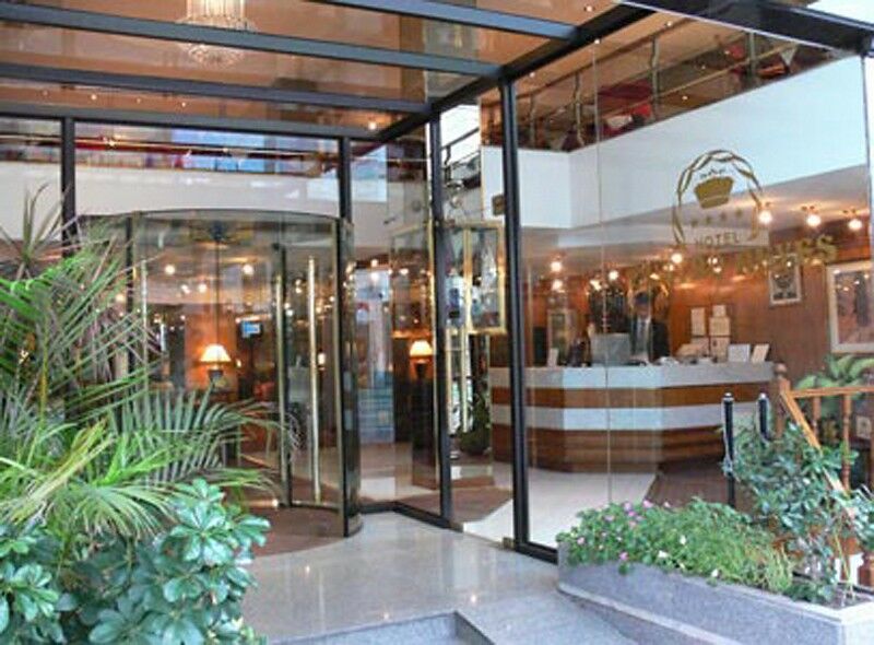 Cuatro Reyes Hotel