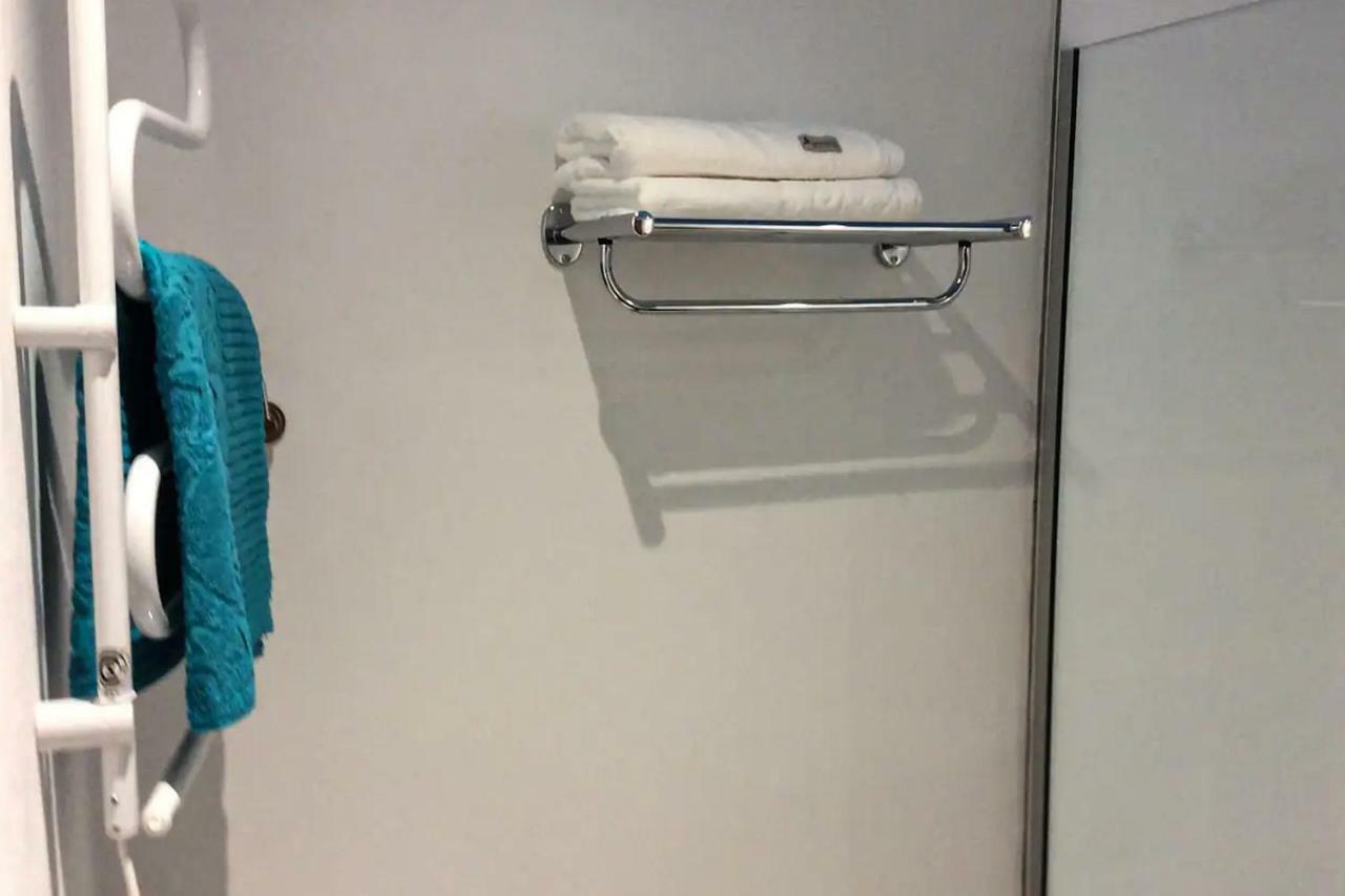 Apartamento Nuevo, Calido Y Luminoso Con Piscina! *