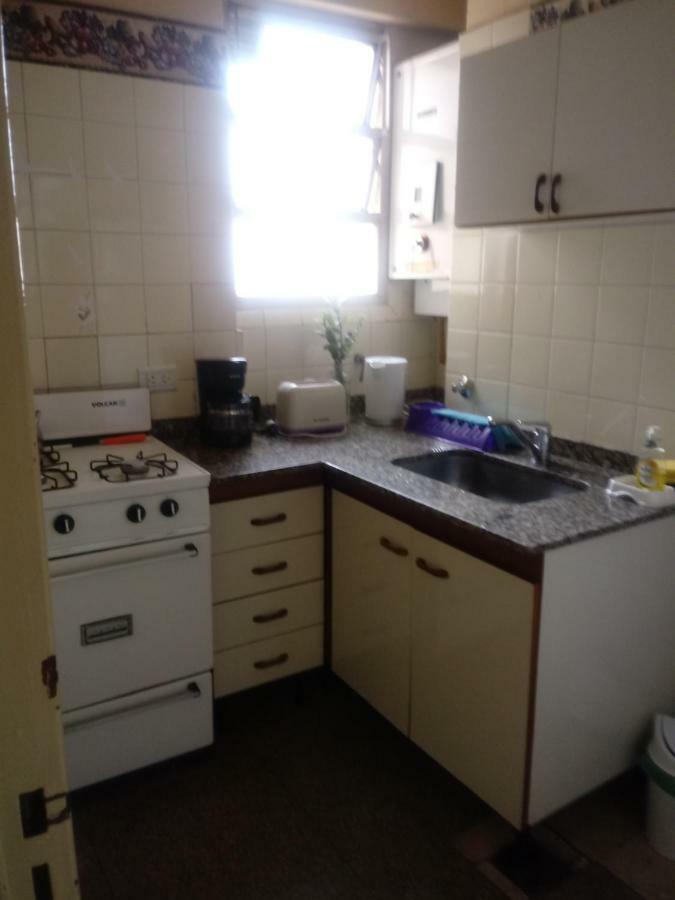 Calido En Parque Lezama Apartamento *