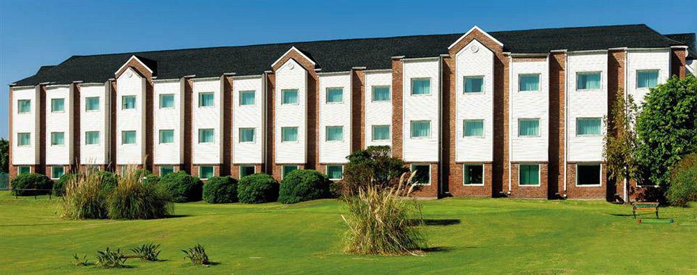 Hotel Aeroparque & 3*