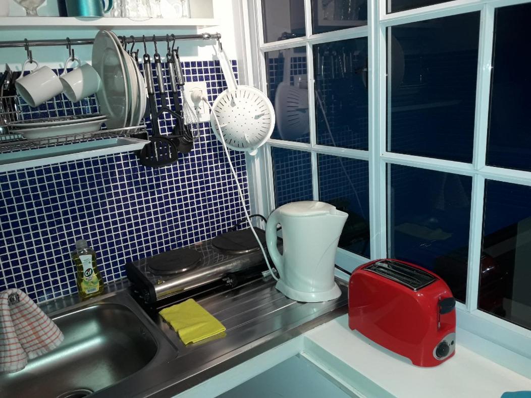 Monoambiente Con Baño Privado Y Cocineta Dentro De Casa *