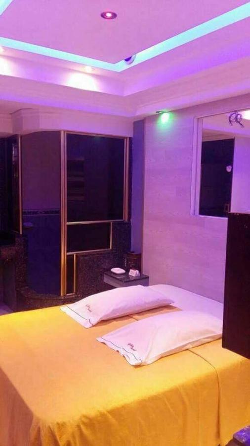 Hotel del amor Gilda