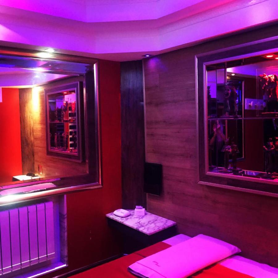Hotel del amor Gilda