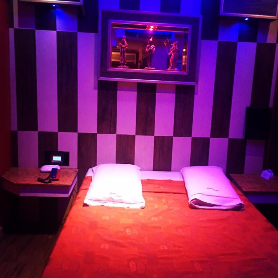 Hotel del amor Gilda *