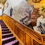 Mansion Dandi Royal Tango Hotel